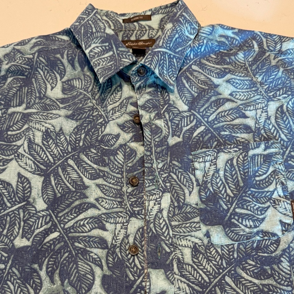 Eddie Bauer Men's Blue Leaf Pattern Shirt